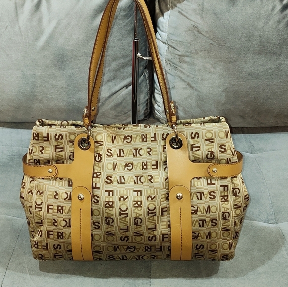 SALVATORE FERRAGAMO SIGARO MONOGRAM CANVAS WITH TAN LEATHER TOTE / SHOULDER BAG - Picture 3 of 16